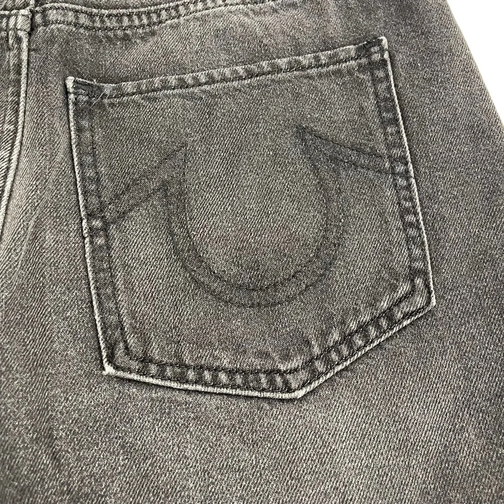 True Religion Caia Fray Hem Mid-Rise Denim Short Size 27 - Picture 7 of 11